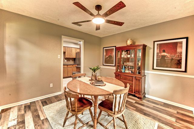 6218 Creekside Lane, League City, TX 77573