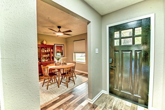 6218 Creekside Lane, League City, TX 77573
