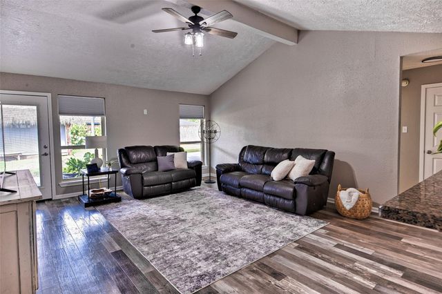 6218 Creekside Lane, League City, TX 77573