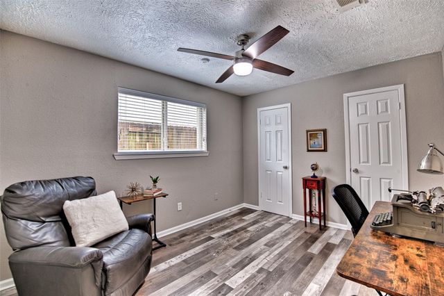 6218 Creekside Lane, League City, TX 77573