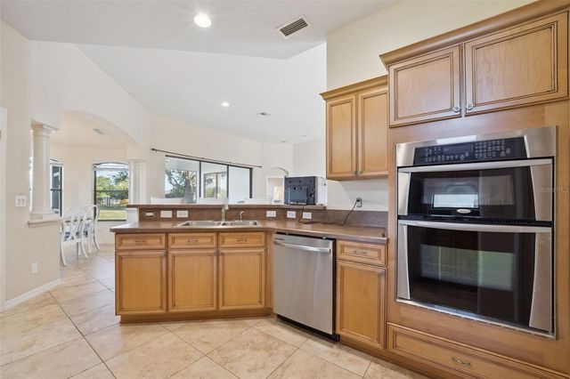 3292 SEVEN SEAS DRIVE, Tavares, FL 32778