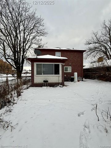 6240 W Outer Drive, Detroit, MI 48235