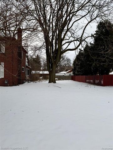 6240 W Outer Drive, Detroit, MI 48235