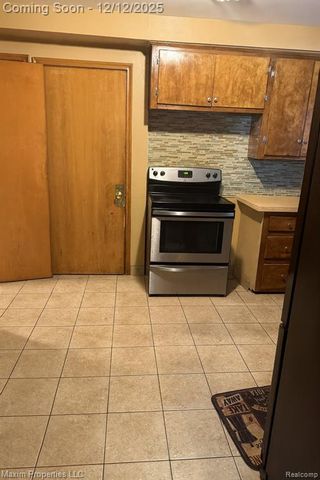 6240 W Outer Drive, Detroit, MI 48235