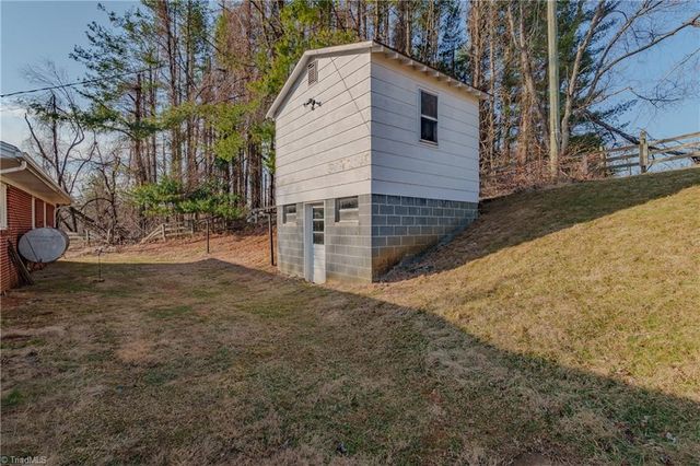 109 Floyd Mountain Lane, Galax, VA 24333