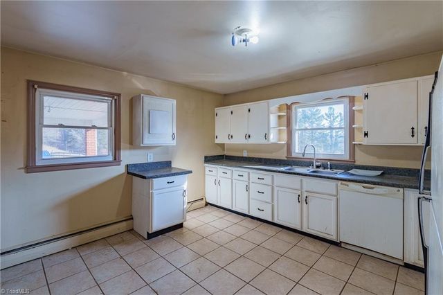 109 Floyd Mountain Lane, Galax, VA 24333