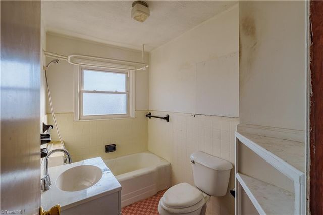 109 Floyd Mountain Lane, Galax, VA 24333