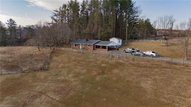 109 Floyd Mountain Lane, Galax, VA 24333