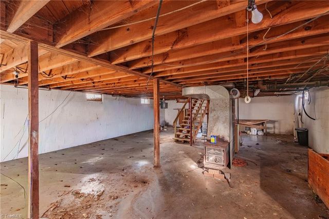 109 Floyd Mountain Lane, Galax, VA 24333