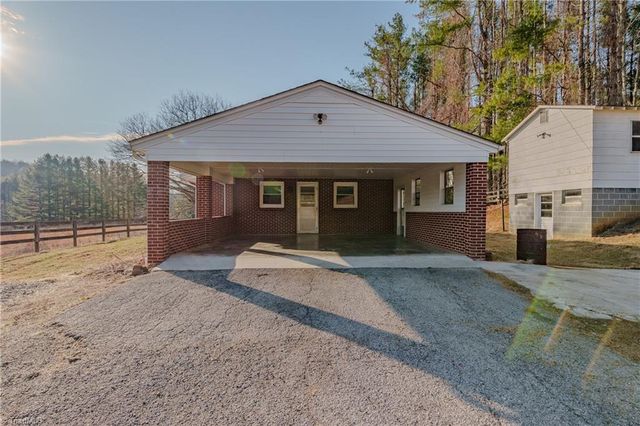109 Floyd Mountain Lane, Galax, VA 24333