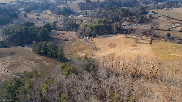 109 Floyd Mountain Lane, Galax, VA 24333