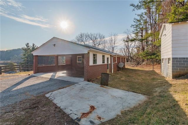 109 Floyd Mountain Lane, Galax, VA 24333