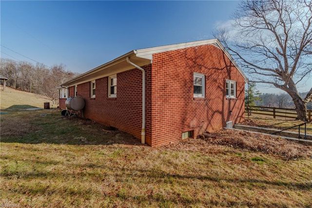 109 Floyd Mountain Lane, Galax, VA 24333