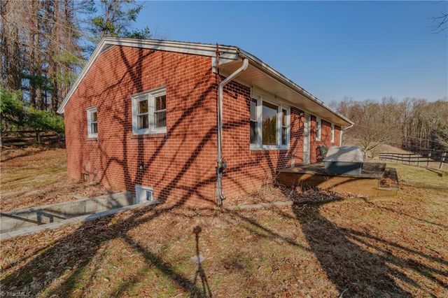 109 Floyd Mountain Lane, Galax, VA 24333