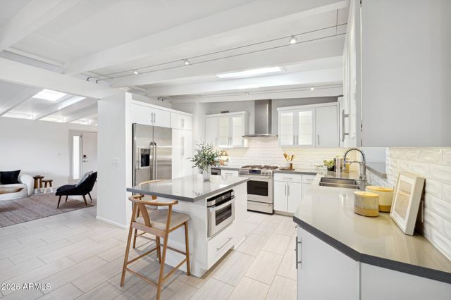 5735 N 11TH Street, Phoenix, AZ 85014