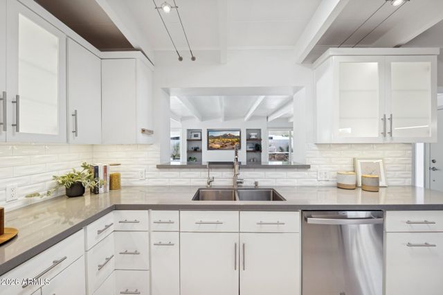 5735 N 11TH Street, Phoenix, AZ 85014