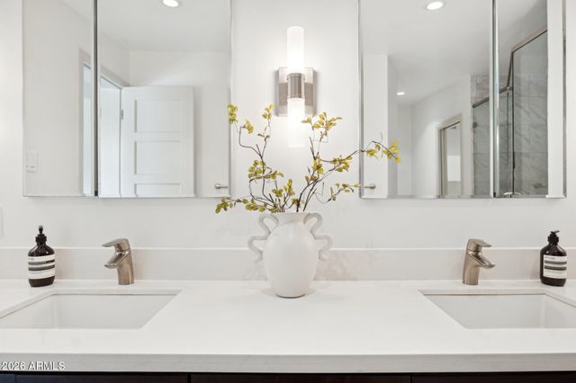 5735 N 11TH Street, Phoenix, AZ 85014