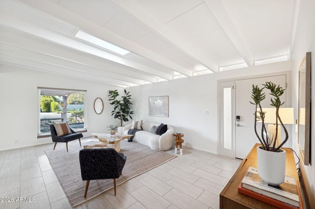 5735 N 11TH Street, Phoenix, AZ 85014