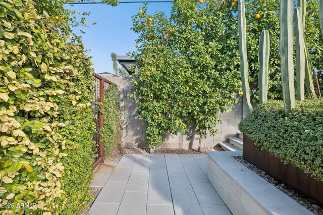 5735 N 11TH Street, Phoenix, AZ 85014