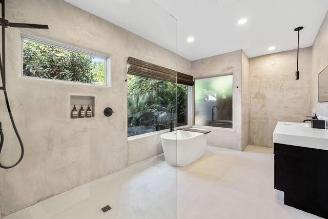 594 W Stevens Road, Palm Springs, CA 92262