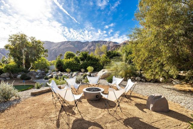 594 W Stevens Road, Palm Springs, CA 92262