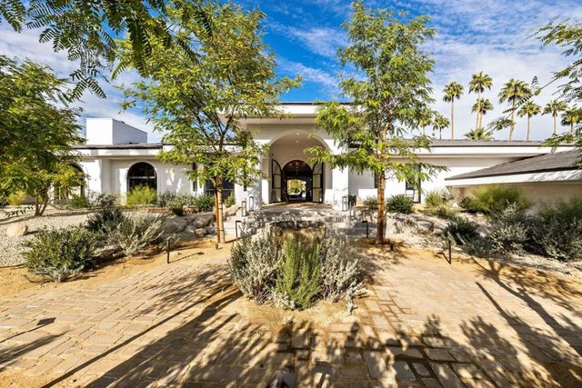 594 W Stevens Road, Palm Springs, CA 92262