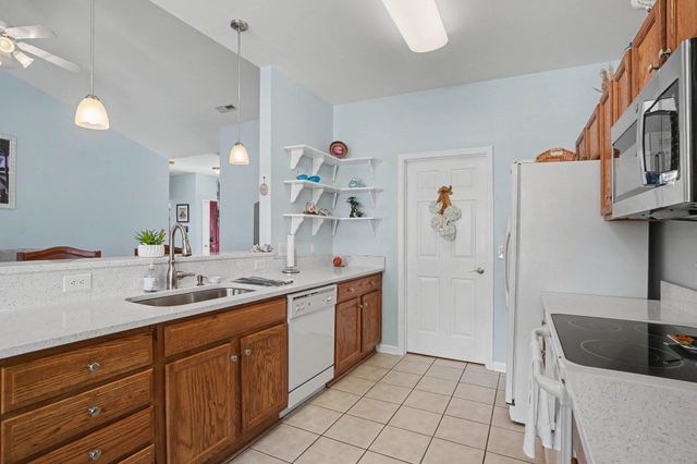764 Wintercreeper Dr., Longs, SC 29568