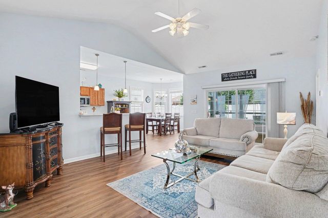 764 Wintercreeper Dr., Longs, SC 29568