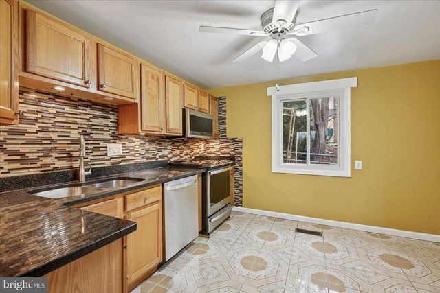 19105 CANADIAN CT, Gaithersburg, MD 20886