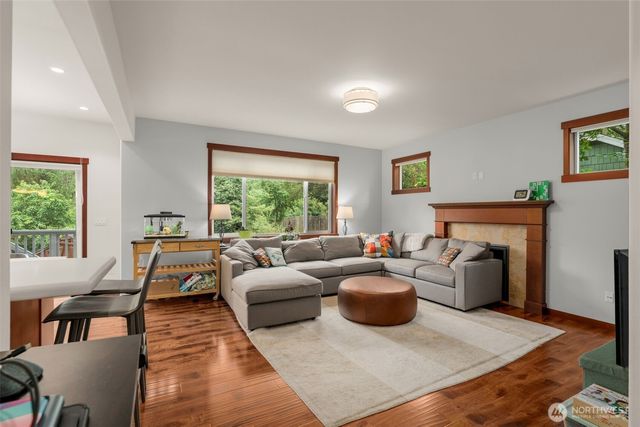 19036 18th Avenue NE, Shoreline, WA 98155