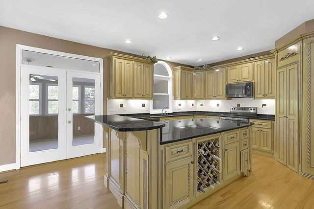 1340 Eryn Circle, Suwanee, GA 30024
