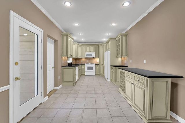 1340 Eryn Circle, Suwanee, GA 30024