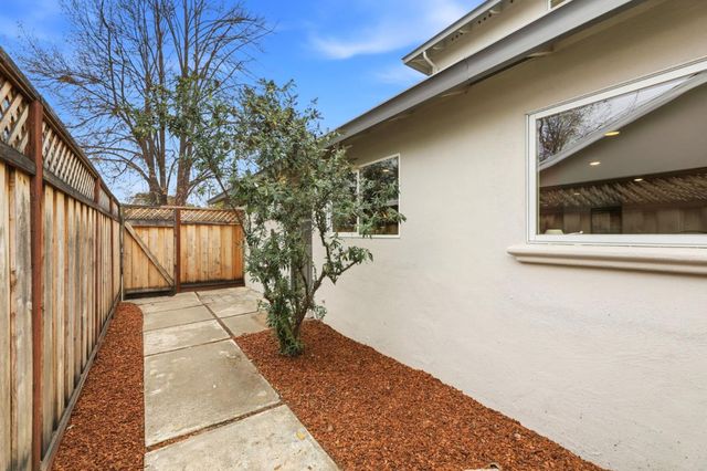 3330 Stockton Place, Palo Alto, CA 94303