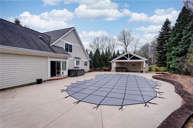 620 Saurer Farms Drive, Victor, NY 14564