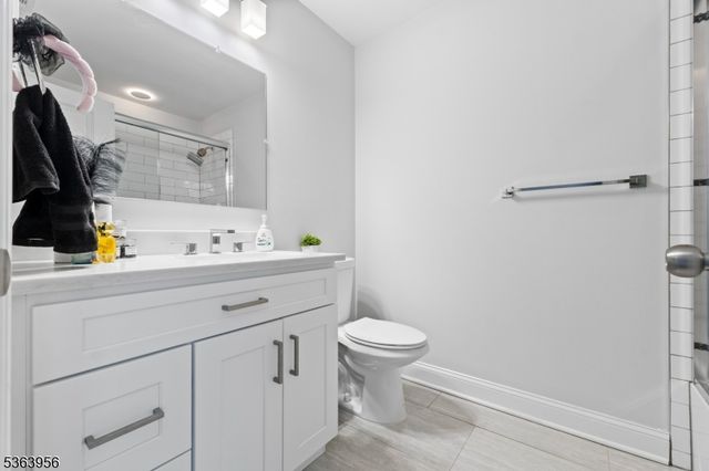 13 Williams Trl, Hopatcong Boro, NJ 07843