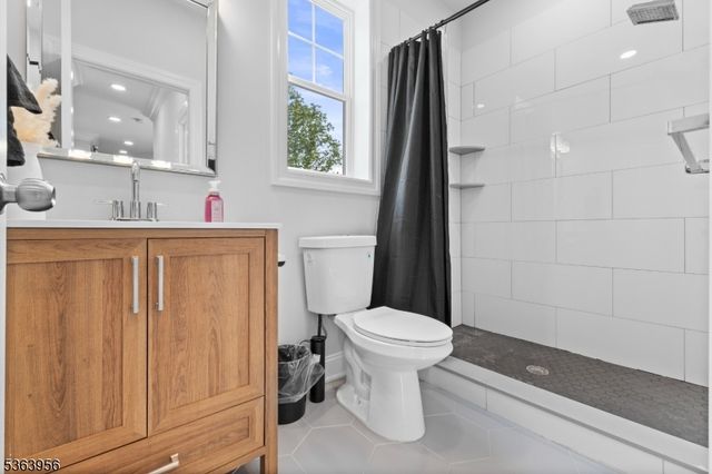 13 Williams Trl, Hopatcong Boro, NJ 07843