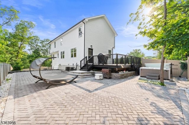 13 Williams Trl, Hopatcong Boro, NJ 07843