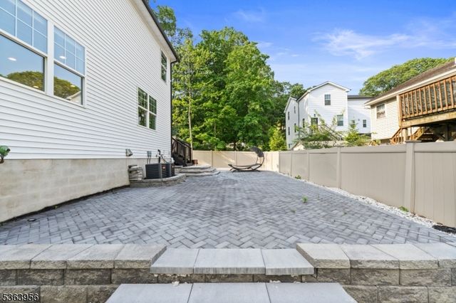 13 Williams Trl, Hopatcong Boro, NJ 07843