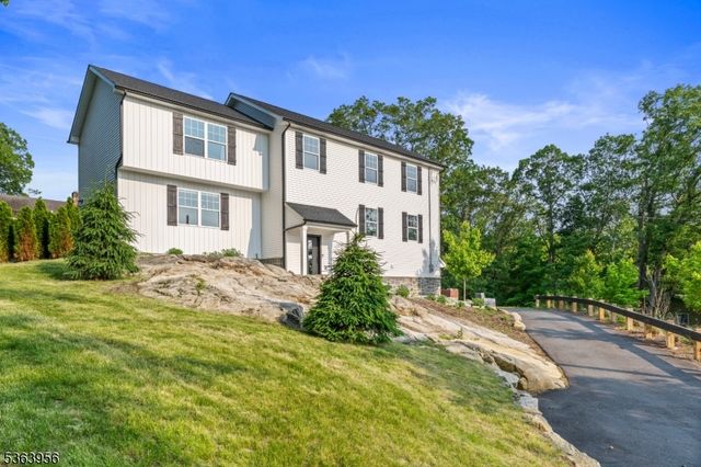 13 Williams Trl, Hopatcong Boro, NJ 07843