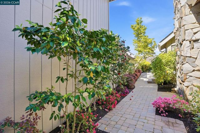 47 Tennis Club Dr, Danville, CA 94506