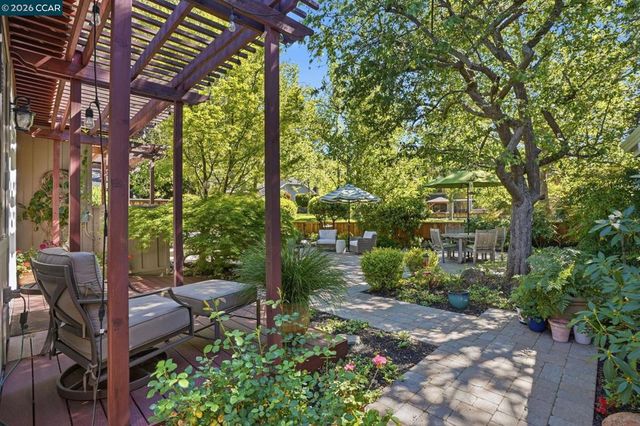 47 Tennis Club Dr, Danville, CA 94506