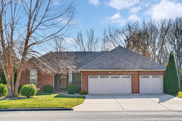 1922 N Pavilion Place, Strafford, MO 65757