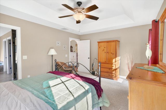 1922 N Pavilion Place, Strafford, MO 65757