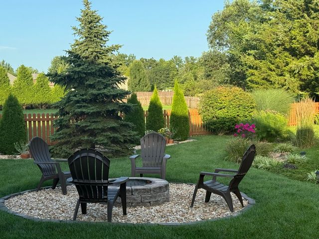 1922 N Pavilion Place, Strafford, MO 65757