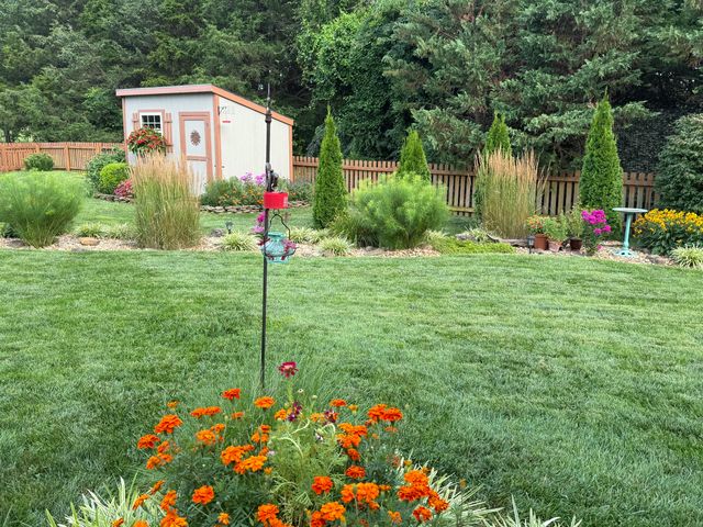 1922 N Pavilion Place, Strafford, MO 65757