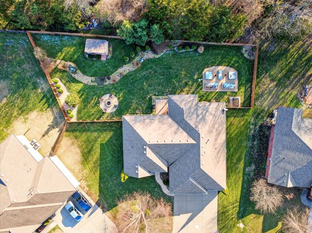 1922 N Pavilion Place, Strafford, MO 65757