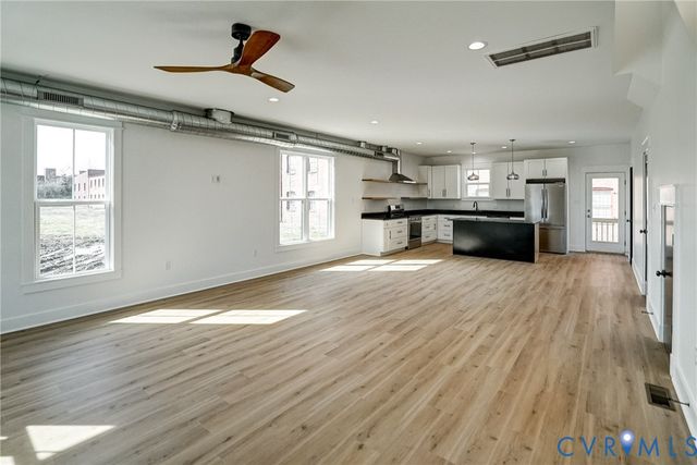 901 Commerce St, Petersburg, VA 23803