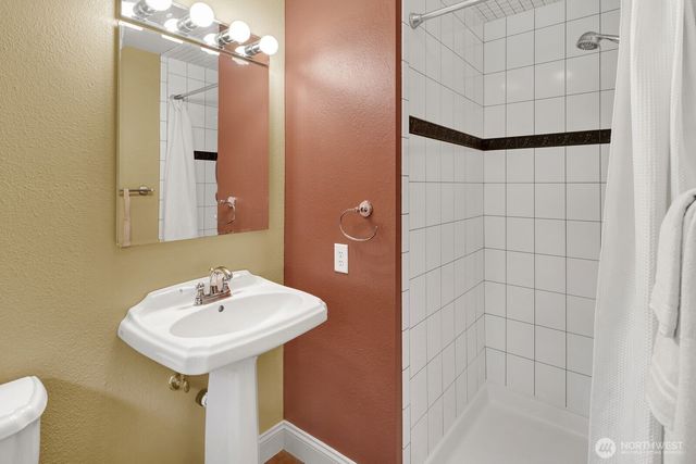 6650 Kings Lane, Bellingham, WA 98226