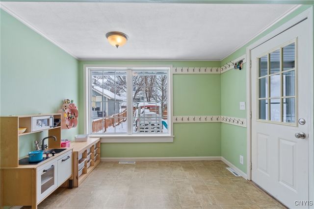 124 Winthrop Road, Syracuse, NY 13206