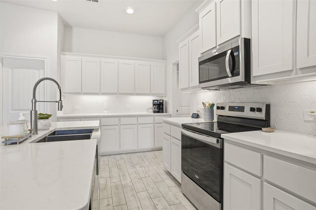 2673 River Bank Drive, Burleson, TX 76028